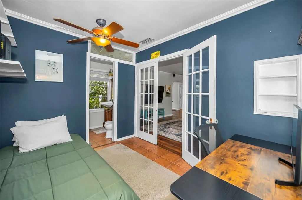 4994 17th Avenue N St Petersburg FL 33710
