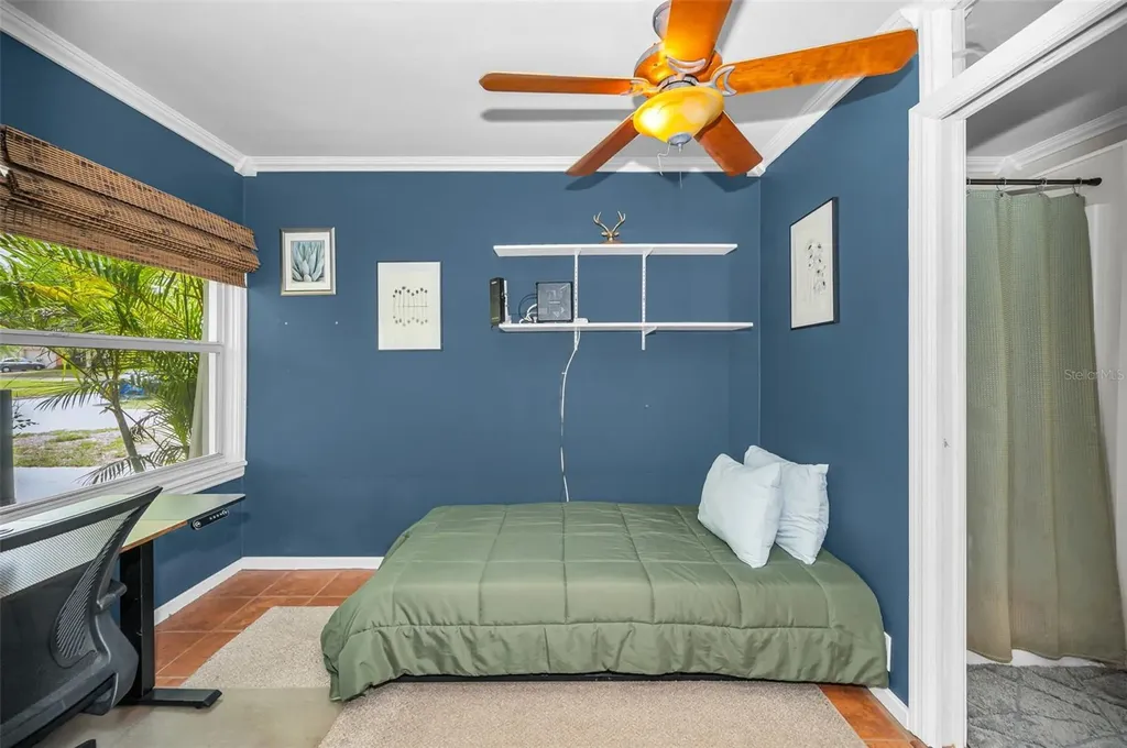 4994 17th Avenue N St Petersburg FL 33710