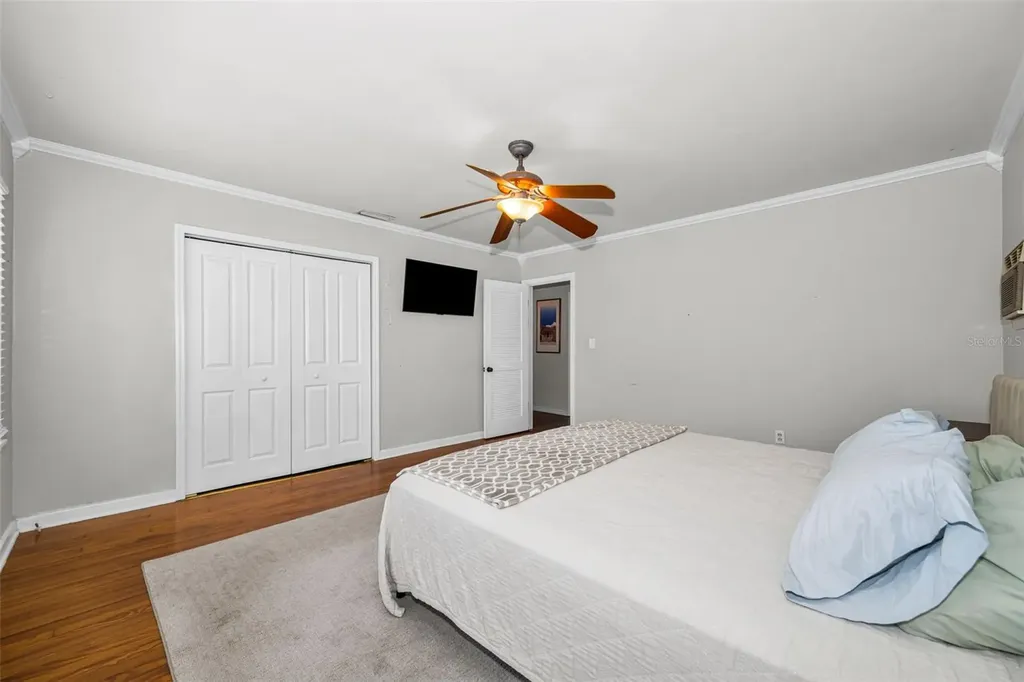 4994 17th Avenue N St Petersburg FL 33710