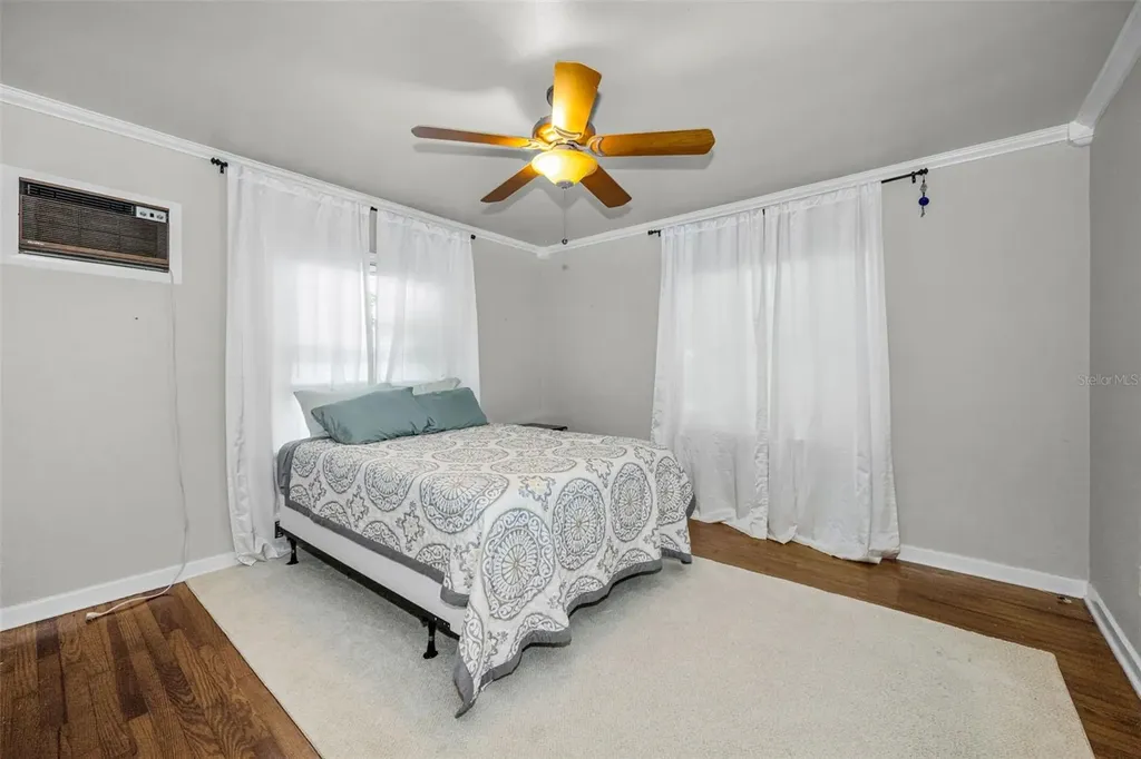 4994 17th Avenue N St Petersburg FL 33710