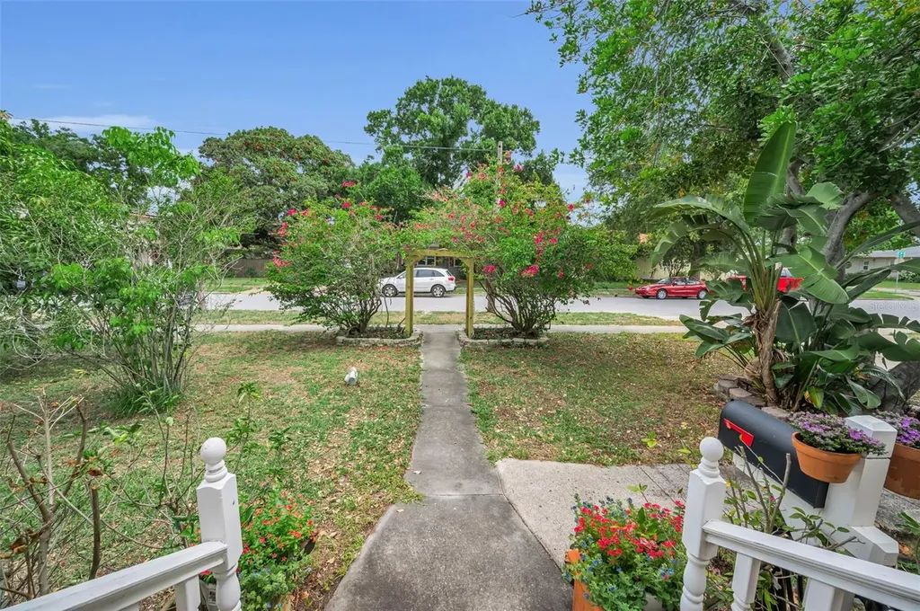 4994 17th Avenue N St Petersburg FL 33710