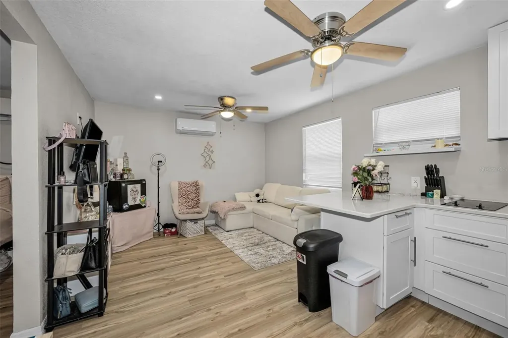 4994 17th Avenue N St Petersburg FL 33710