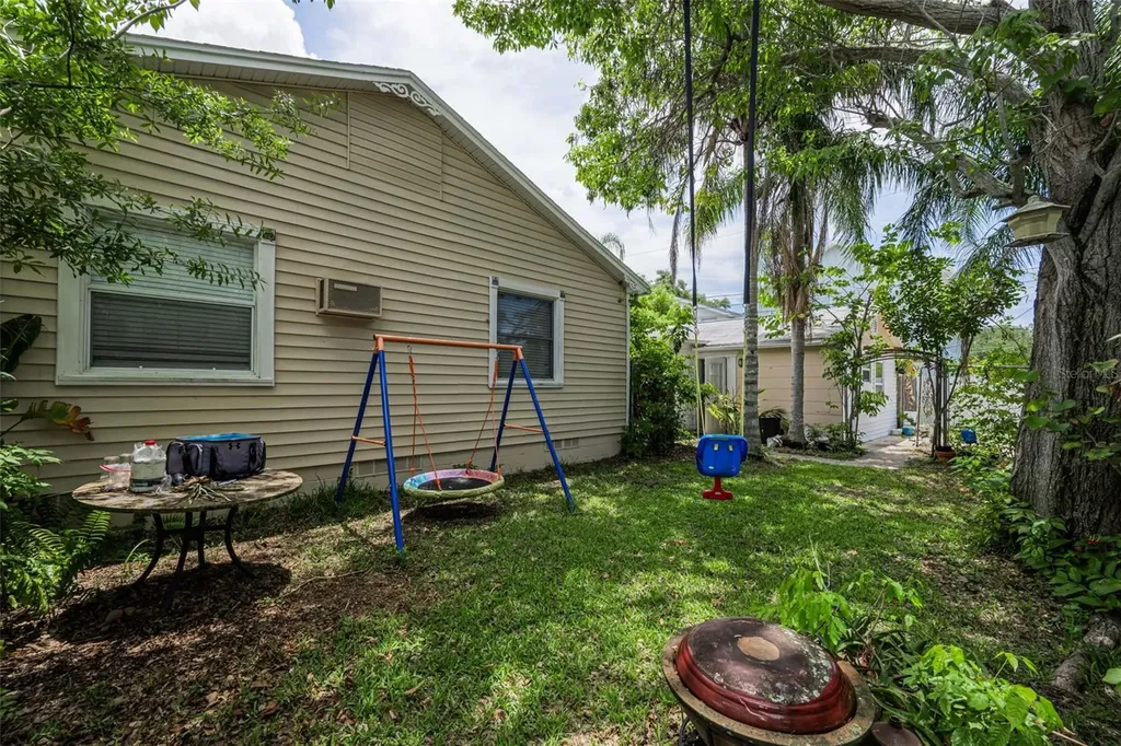 4994 17th Avenue N St Petersburg FL 33710