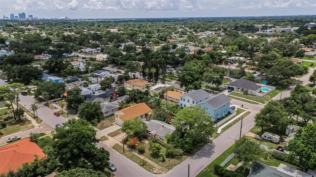 4994 17th Avenue N St Petersburg FL 33710