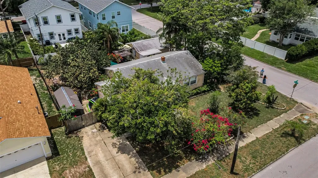 4994 17th Avenue N St Petersburg FL 33710