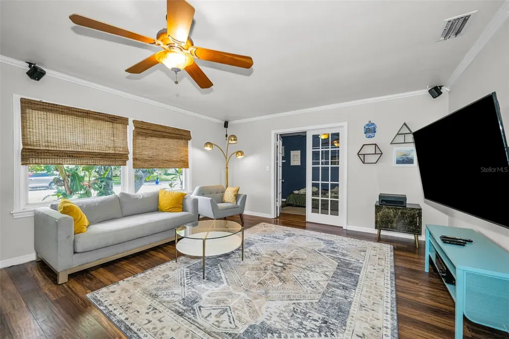4994 17th Avenue N St Petersburg FL 33710