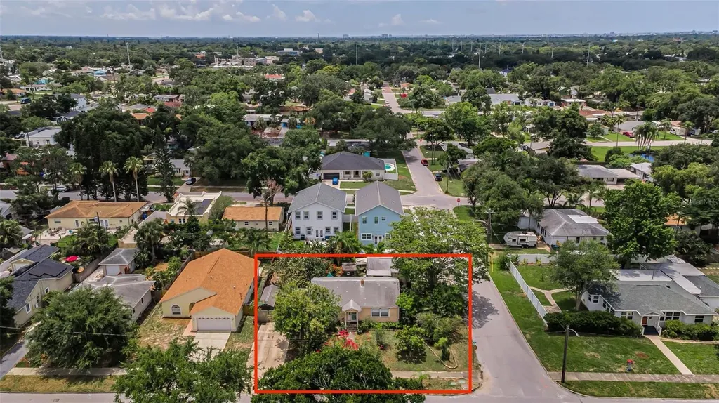 4994 17th Avenue N St Petersburg FL 33710