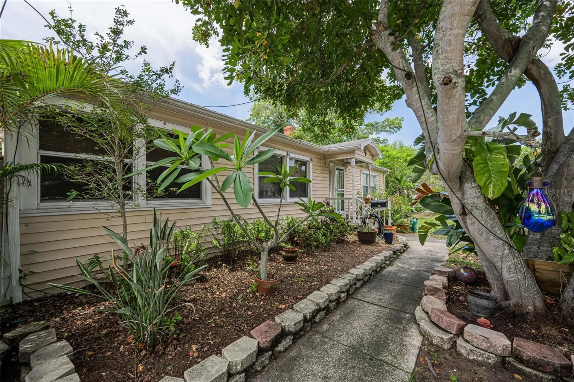 4994 17th Avenue N St Petersburg FL 33710