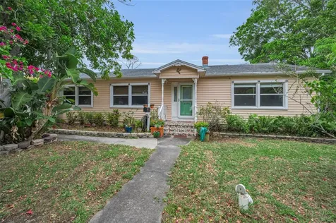 4994 17th Avenue N St Petersburg FL 33710
