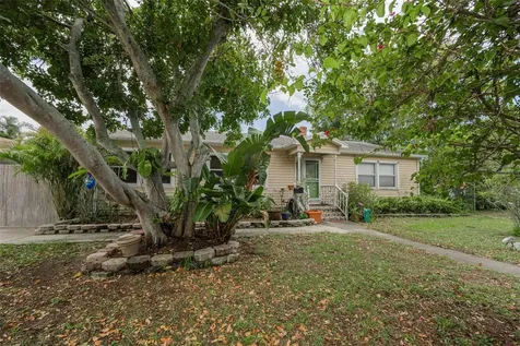 4994 17th Avenue N St Petersburg FL 33710