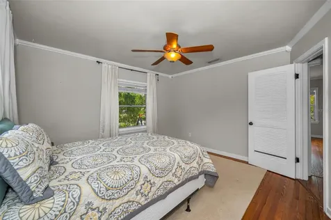 4994 17th Avenue N St Petersburg FL 33710