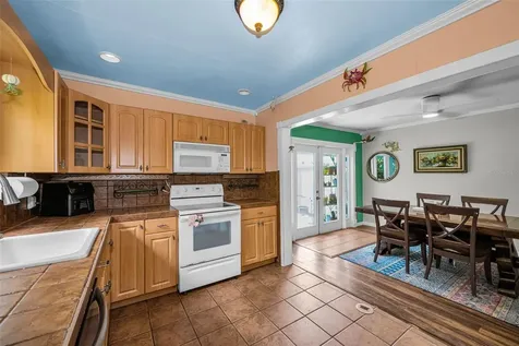 4994 17th Avenue N St Petersburg FL 33710