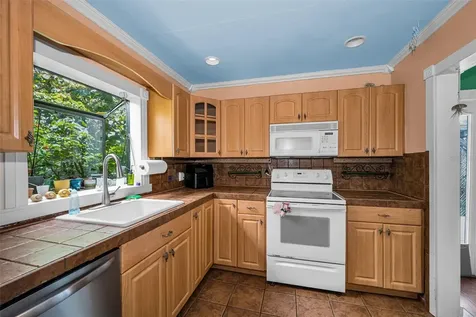 4994 17th Avenue N St Petersburg FL 33710