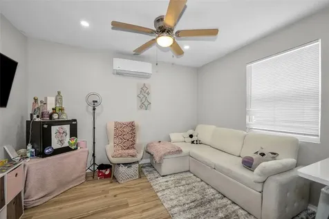 4994 17th Avenue N St Petersburg FL 33710
