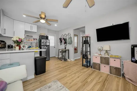 4994 17th Avenue N St Petersburg FL 33710