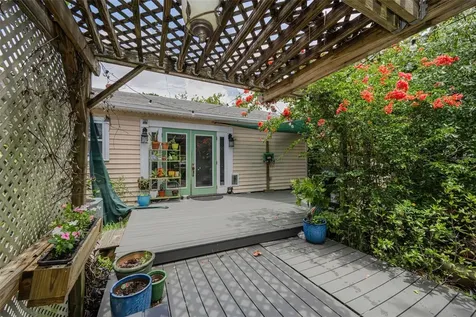4994 17th Avenue N St Petersburg FL 33710