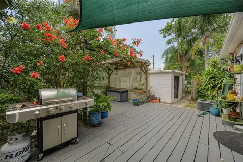 4994 17th Avenue N St Petersburg FL 33710