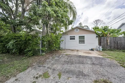 4994 17th Avenue N St Petersburg FL 33710