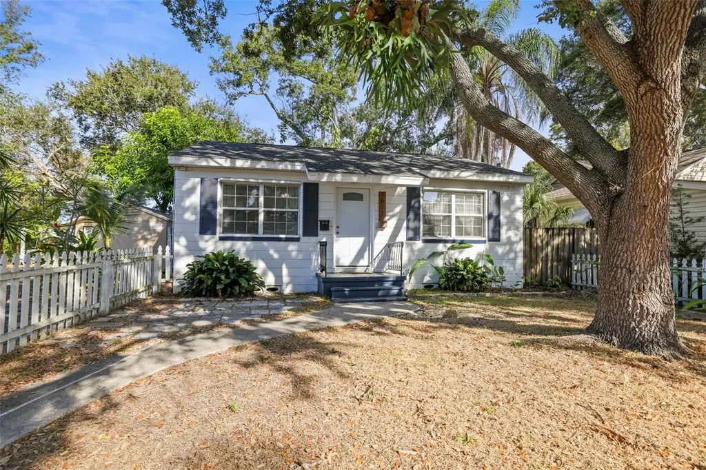 1511 35th Avenue N St Petersburg FL 33704