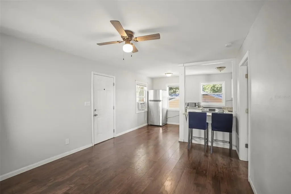 1511 35th Avenue N St Petersburg FL 33704