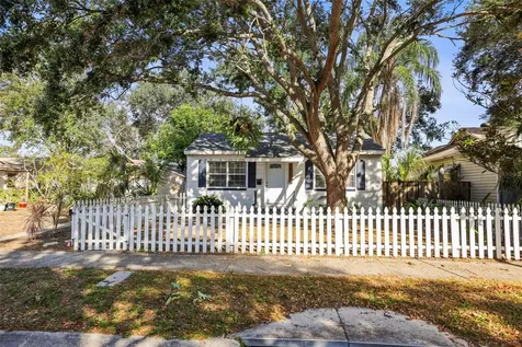 1511 35TH Avenue N St Petersburg FL 33704