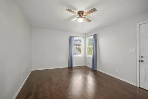 1511 35th Avenue N St Petersburg FL 33704