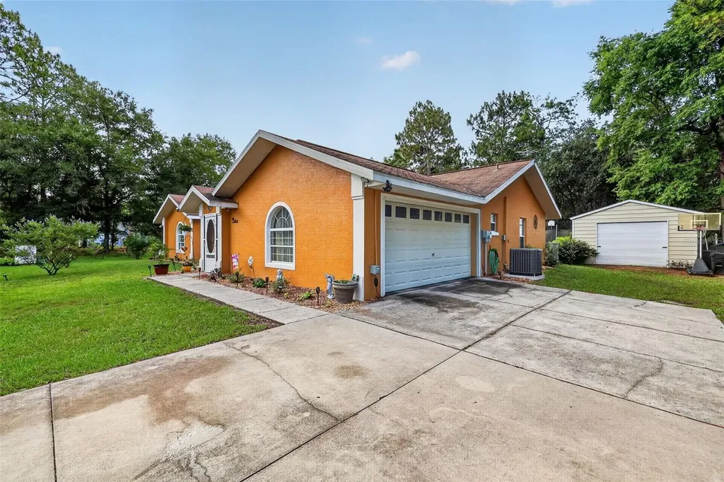 18018 SW 68th Loop Dunnellon FL 34432