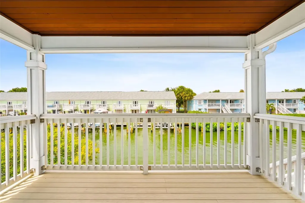 5052 Starfish Drive SE St Petersburg FL 33705