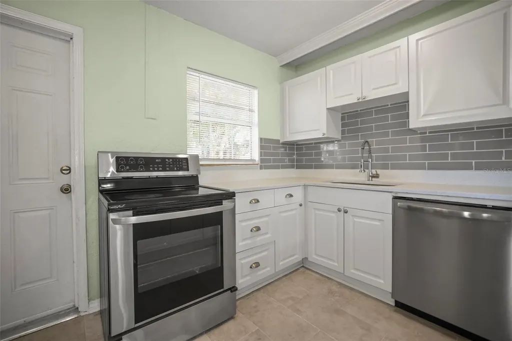 1511 35th Avenue N St Petersburg FL 33704