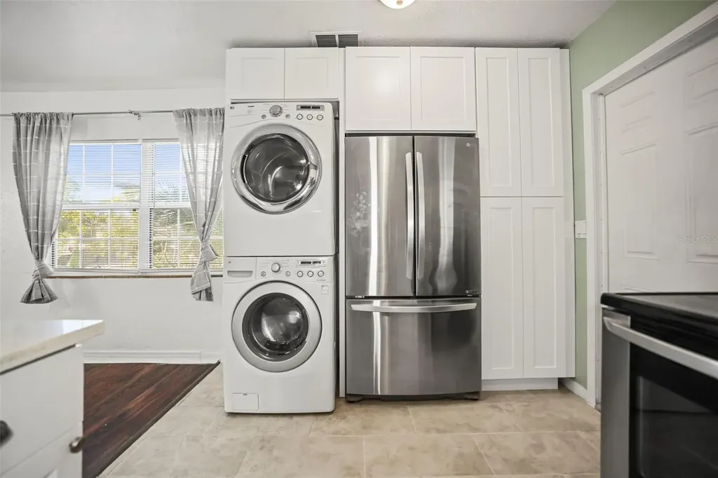 1511 35th Avenue N St Petersburg FL 33704