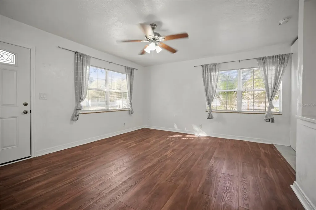 1511 35th Avenue N St Petersburg FL 33704