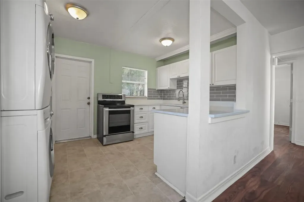 1511 35th Avenue N St Petersburg FL 33704