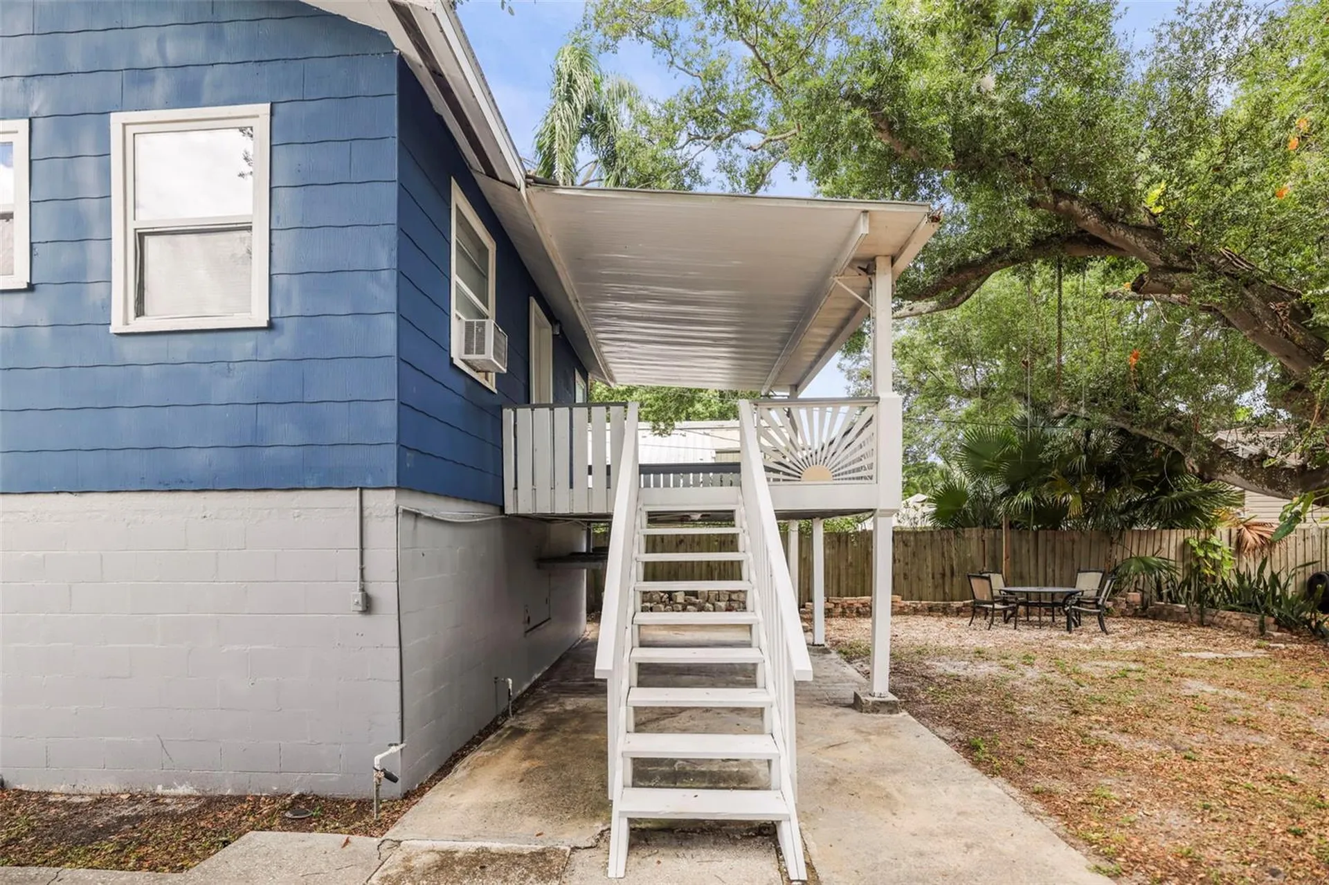 1511 35th Avenue N St Petersburg FL 33704