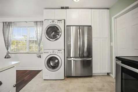 1511 35th Avenue N St Petersburg FL 33704