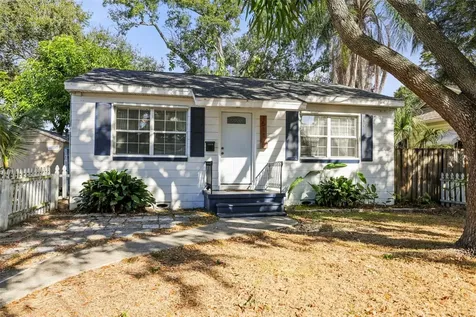 1511 35th Avenue N St Petersburg FL 33704