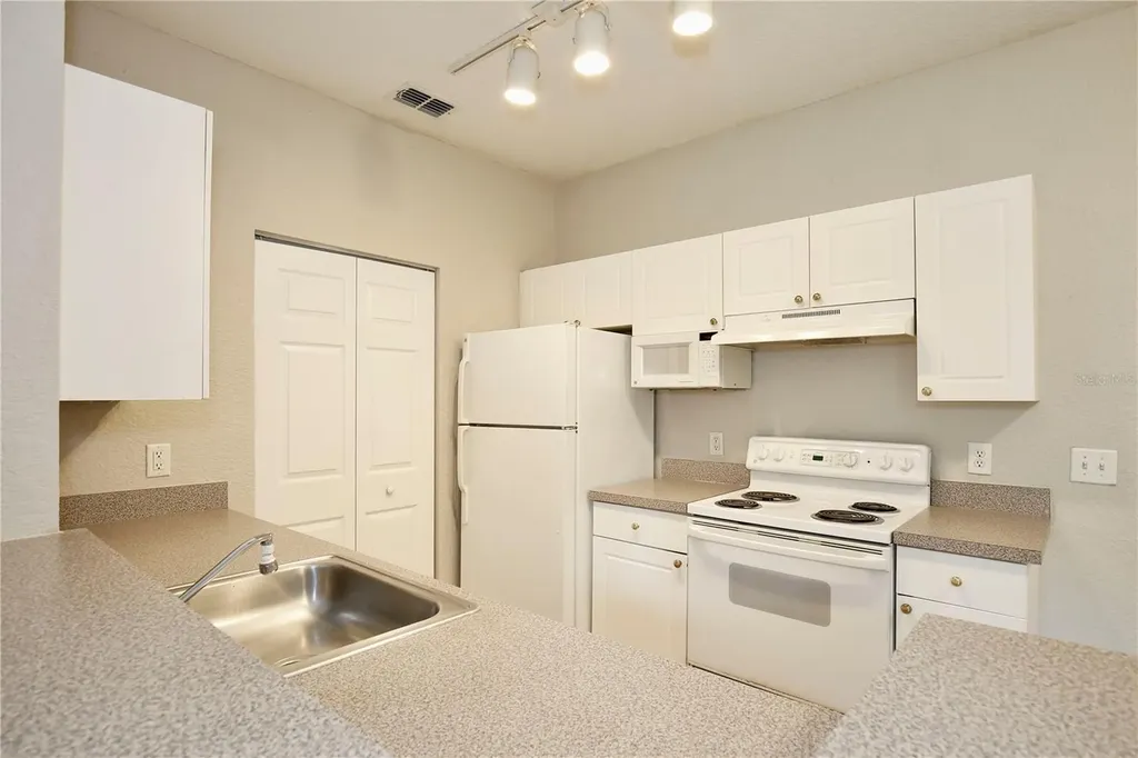 822 Grand Regency Point Altamonte Springs FL 32714