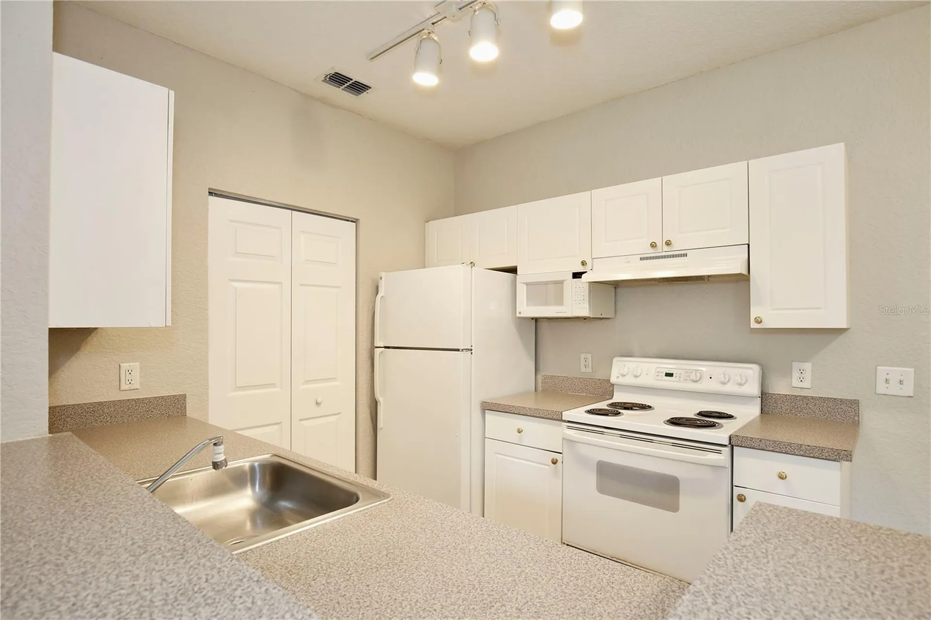 822 Grand Regency Point Altamonte Springs FL 32714