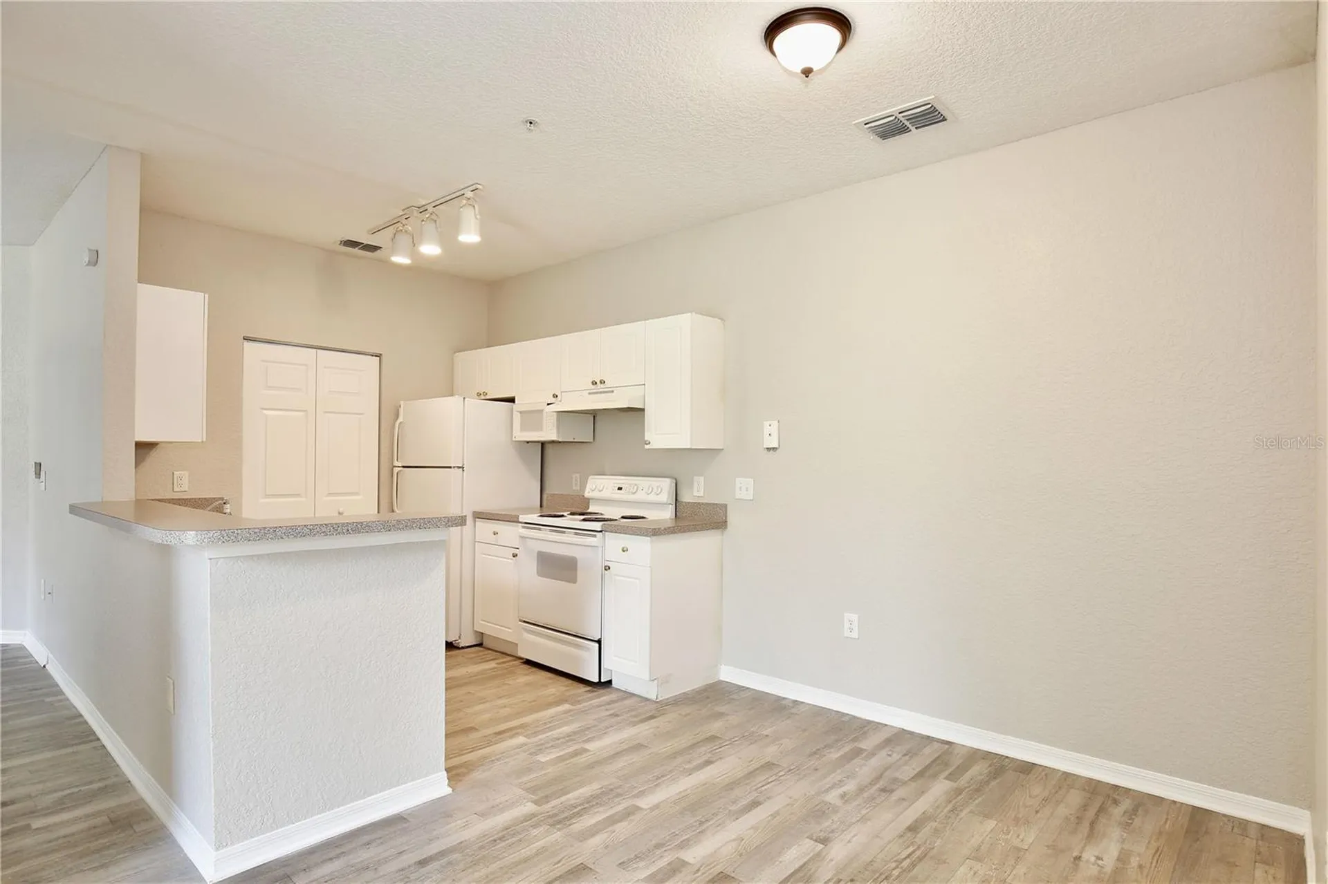 822 Grand Regency Point Altamonte Springs FL 32714