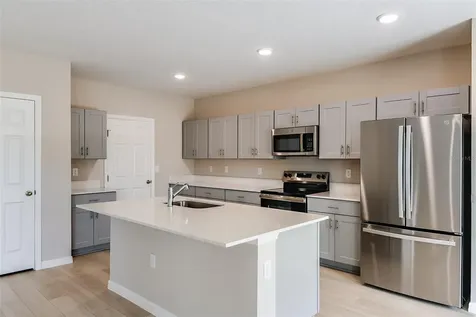 9110 Belleview Forest Pass Dade City FL 33525