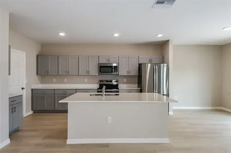 9110 Belleview Forest Pass Dade City FL 33525