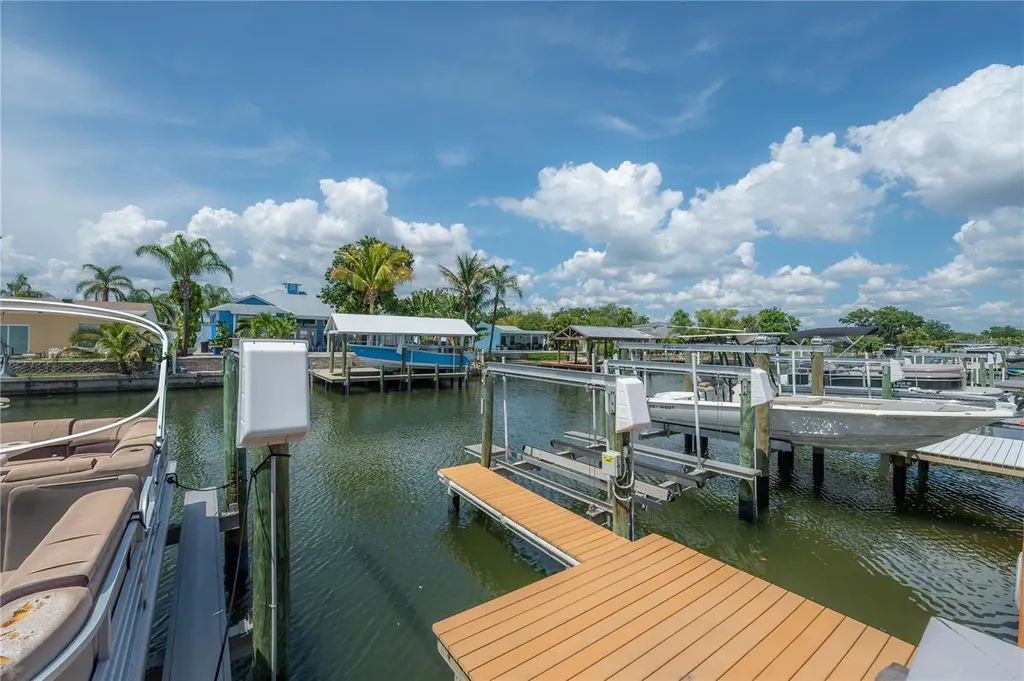 8757 Bay Pointe Drive Tampa FL 33615