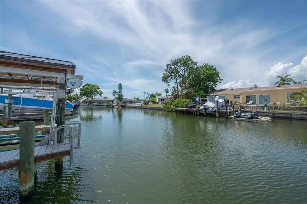 8757 Bay Pointe Drive Tampa FL 33615