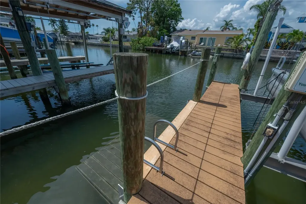 8757 Bay Pointe Drive Tampa FL 33615
