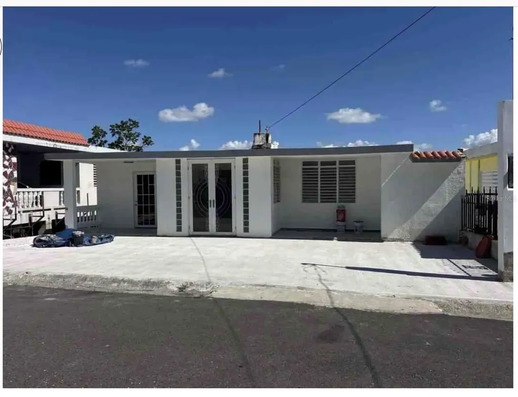 205 10 Juncos PR 00777