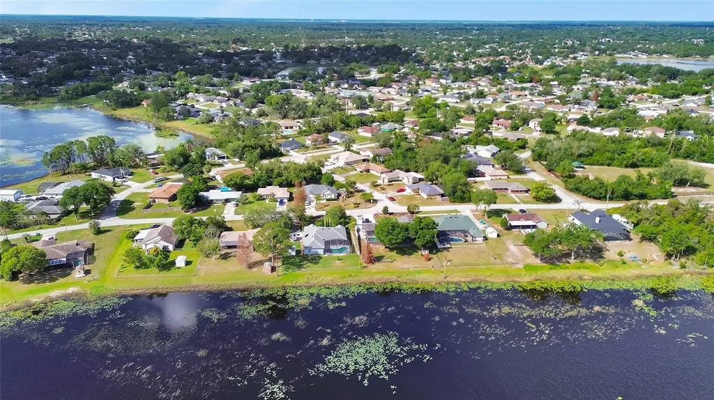 2446 Alton Road Deltona FL 32738