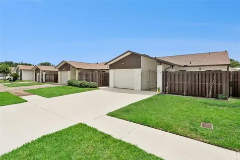 2026 Kings Crossing SW Winter Haven FL 33880