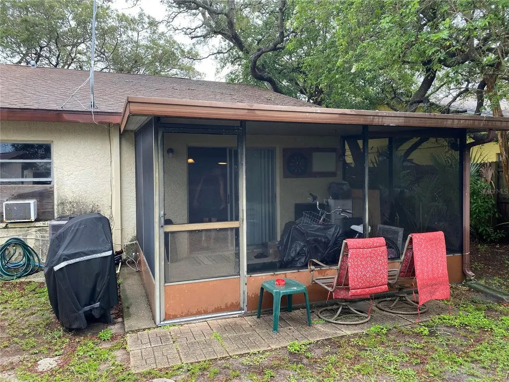 6338 51st Avenue N St Petersburg FL 33709