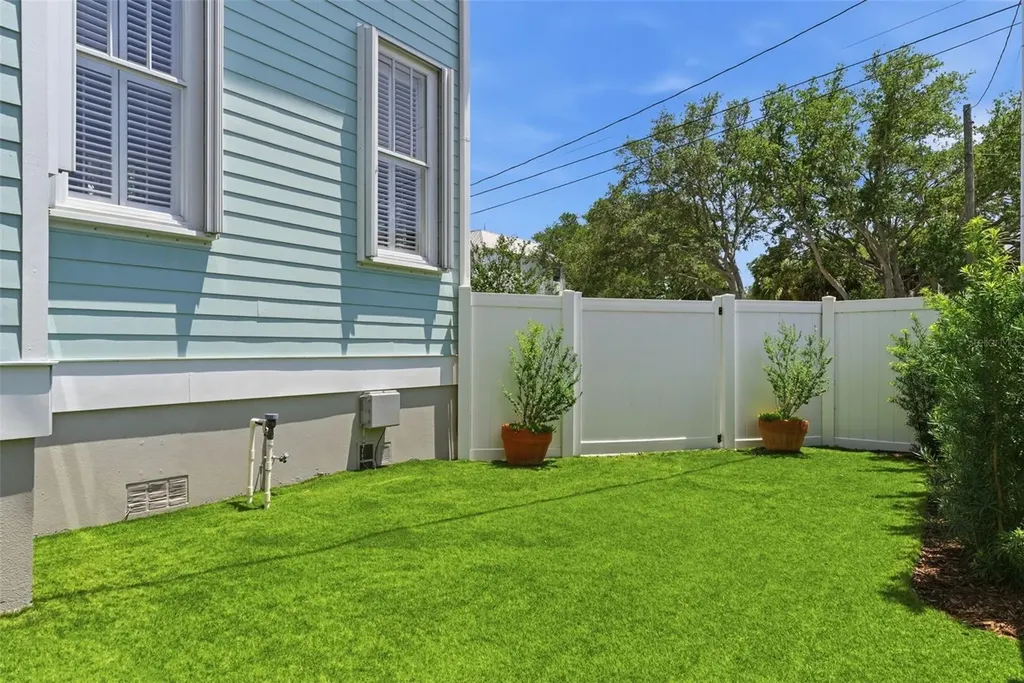 2803 W Averill Avenue Tampa FL 33611