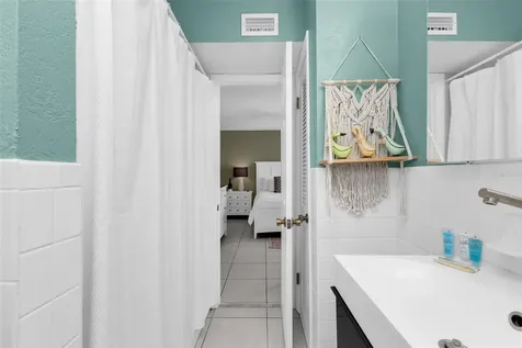 700 W Venice Avenue Venice FL 34285