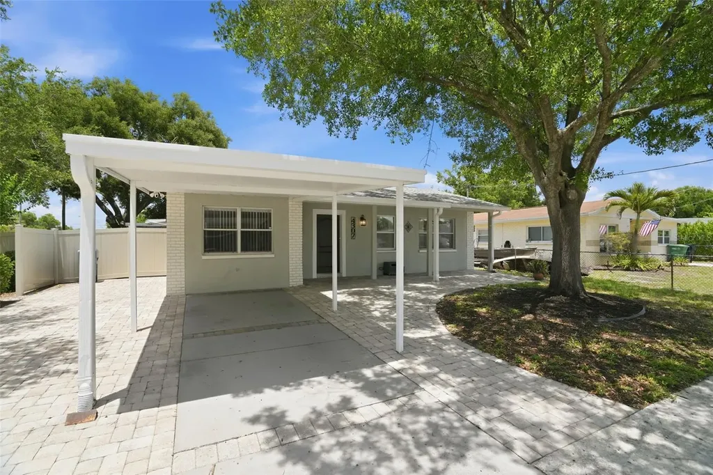 4307 W Wisconsin Court Tampa FL 33616